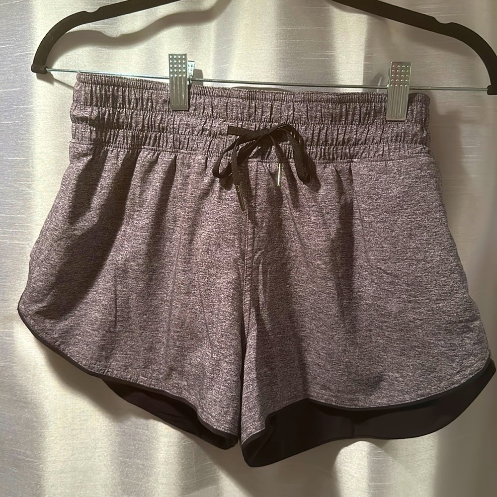 Lululemon Choose a Side Reversible 3” Shorts